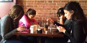 girls-on-their-phone