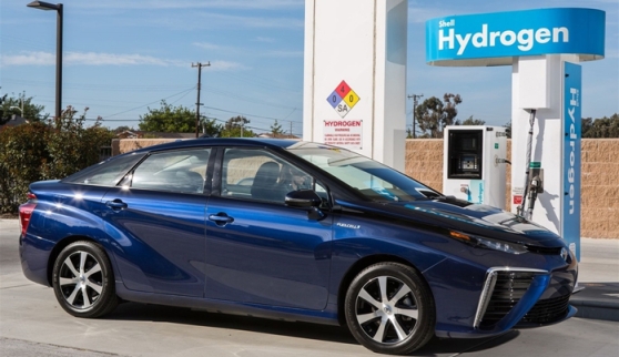 2016_Toyota_Fuel_Cell_Vehicle_for_linkedin